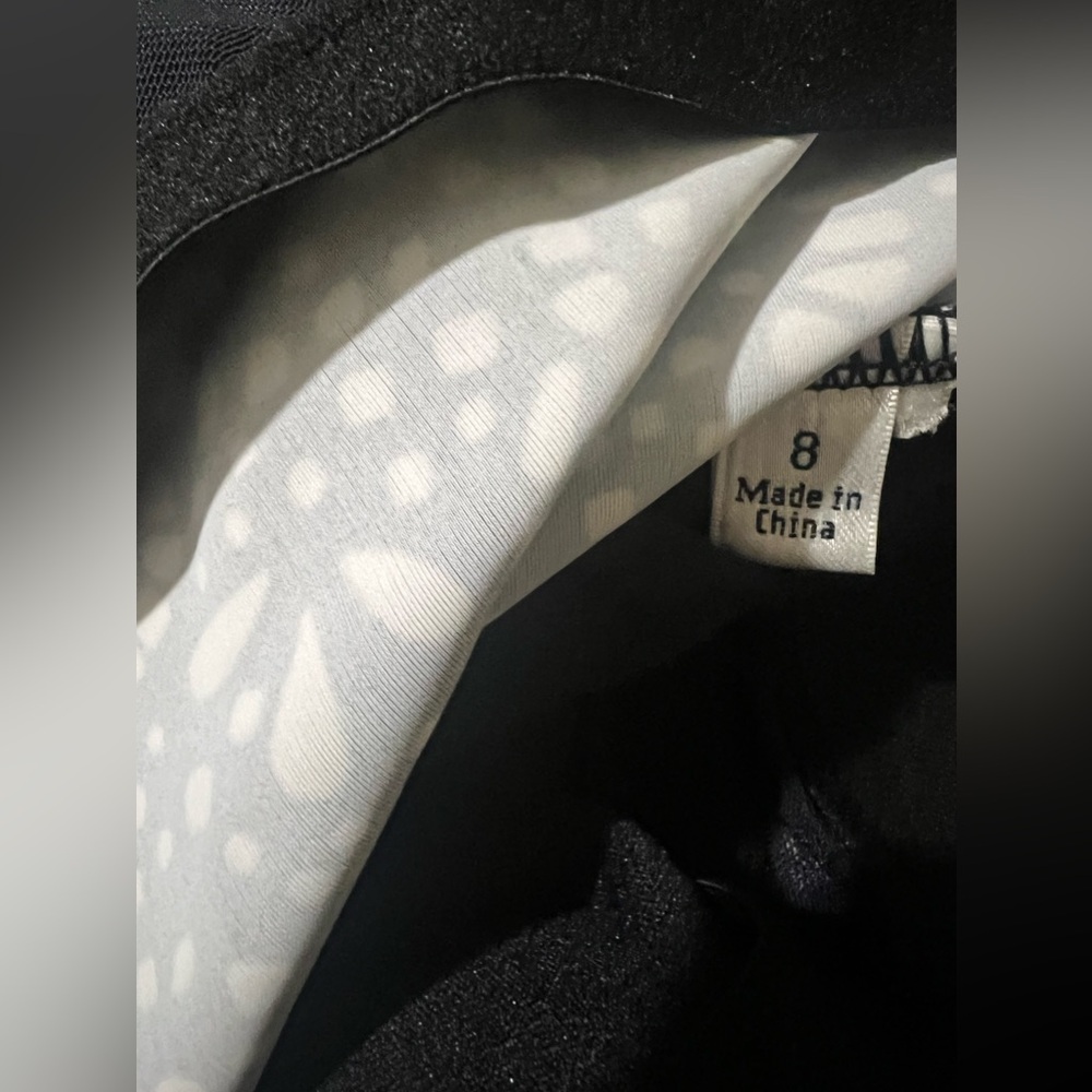 4/$15 Black and white Tankini Swim top Size 8 - Picture 4 of 4